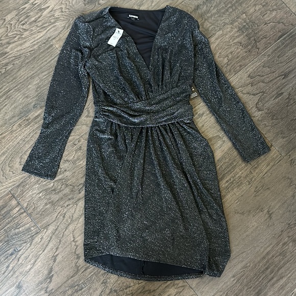 New With Tags Cocktail & Party Metallic Draped V-Neck Strong Shoulder Mini Dress - Picture 4 of 7